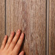 Caseta de jardín de resina cepillada efecto madera WOODIZY 6,03m² con claraboya y suelo - JOBU